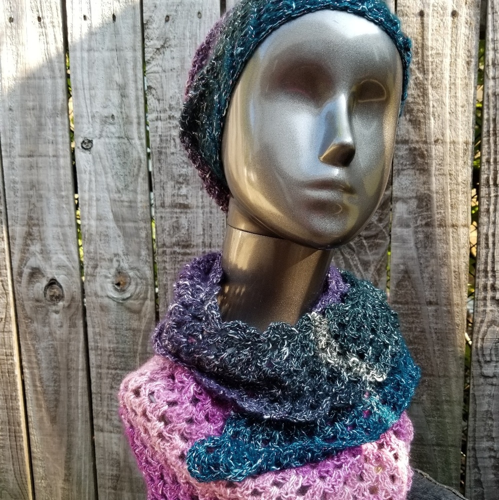 NWT Handmade Crochet Metallic Hat/Scarf Set Purple Pink